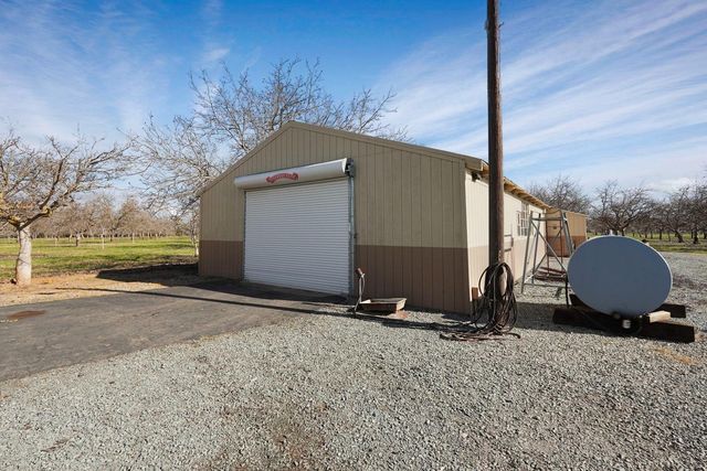 10710 N Shelton Rd, Linden, CA 95236