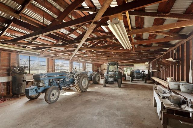 10710 N Shelton Rd, Linden, CA 95236