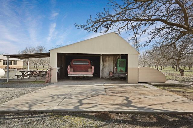 10710 N Shelton Rd, Linden, CA 95236