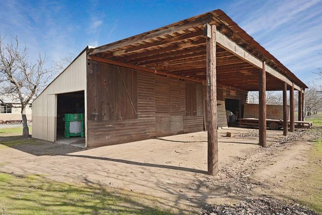 10710 N Shelton Rd, Linden, CA 95236