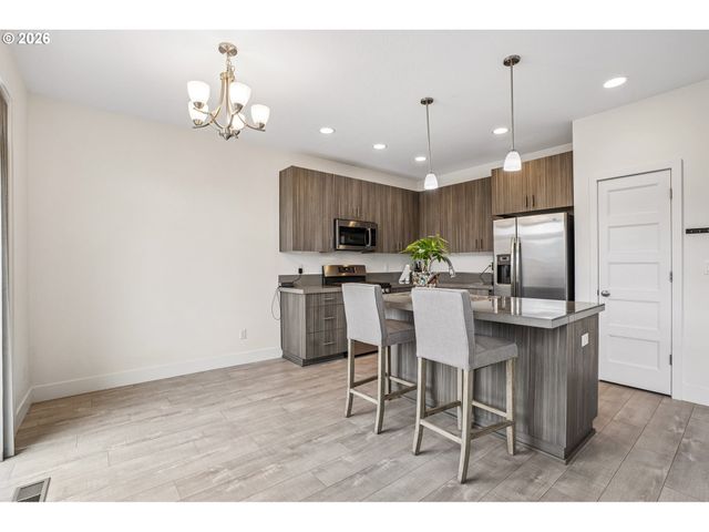 1823 N PAGE Ct, Newberg, OR 97132