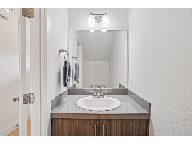 1823 N PAGE Ct, Newberg, OR 97132