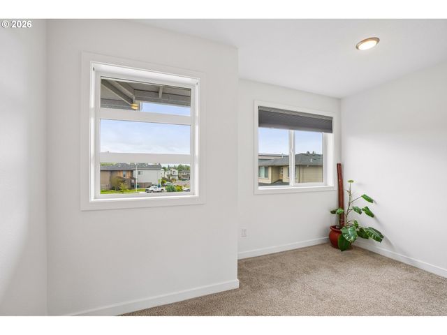 1823 N PAGE Ct, Newberg, OR 97132