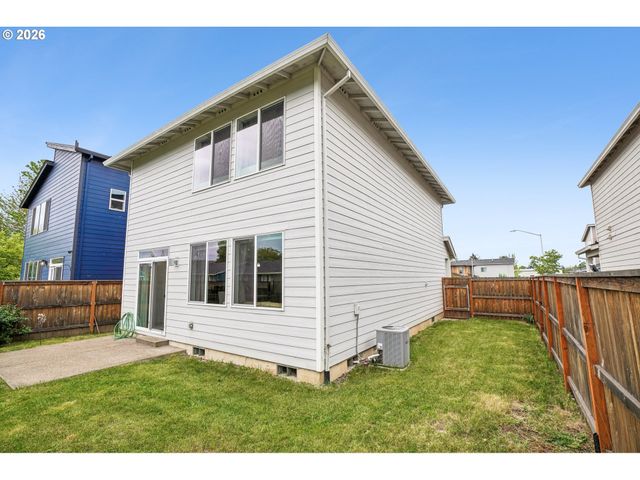 1823 N PAGE Ct, Newberg, OR 97132