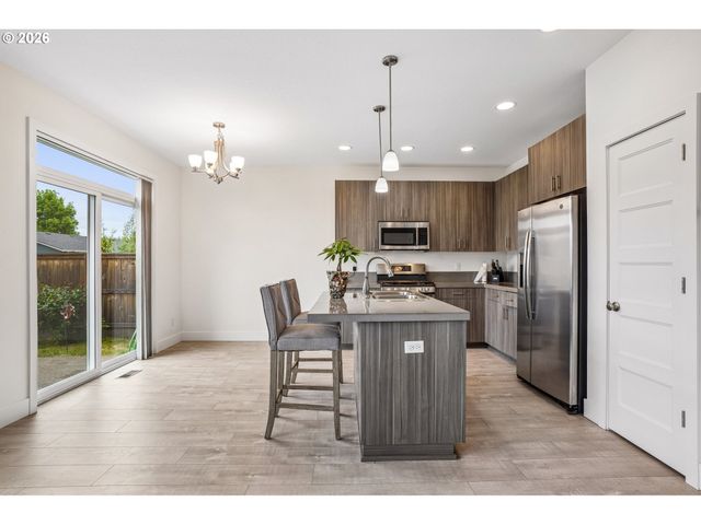1823 N PAGE Ct, Newberg, OR 97132