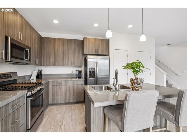 1823 N PAGE Ct, Newberg, OR 97132