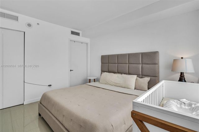 31 SE 6th St 702, Miami, FL 33131