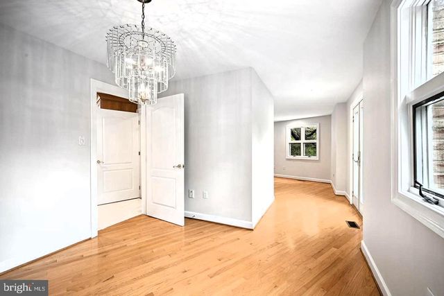 5330 CONNECTICUT AVE NW, Washington, DC 20015