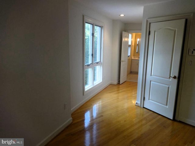 5330 CONNECTICUT AVE NW, Washington, DC 20015
