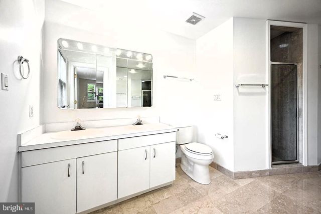 5330 CONNECTICUT AVE NW, Washington, DC 20015