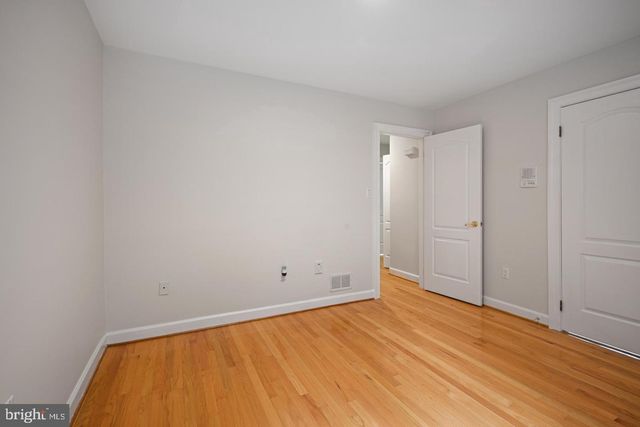 5330 CONNECTICUT AVE NW, Washington, DC 20015