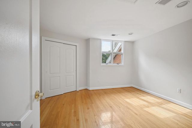 5330 CONNECTICUT AVE NW, Washington, DC 20015