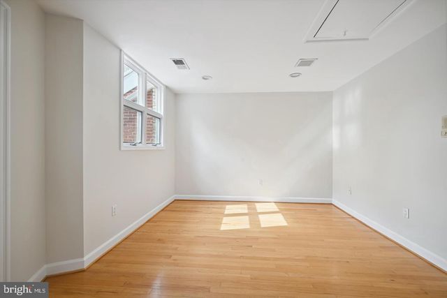 5330 CONNECTICUT AVE NW, Washington, DC 20015