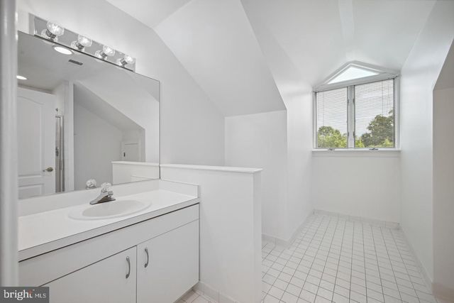 5330 CONNECTICUT AVE NW, Washington, DC 20015