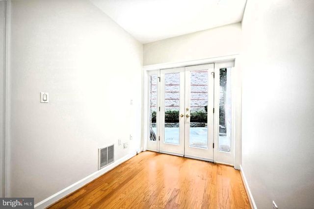 5330 CONNECTICUT AVE NW, Washington, DC 20015