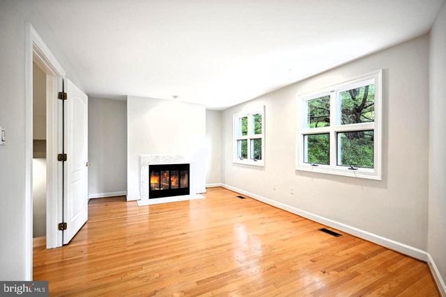 5330 CONNECTICUT AVE NW, Washington, DC 20015