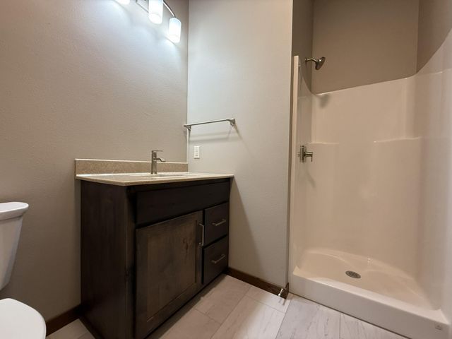 1207 S Shore Drive, Worthington, MN 56187