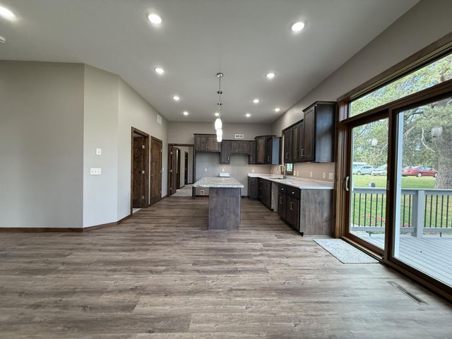 1207 S Shore Drive, Worthington, MN 56187