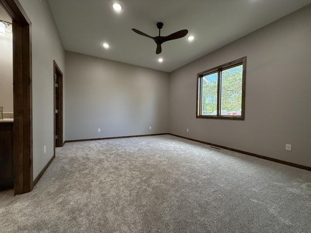 1207 S Shore Drive, Worthington, MN 56187