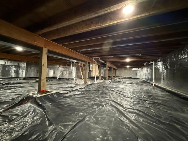 1207 S Shore Drive, Worthington, MN 56187