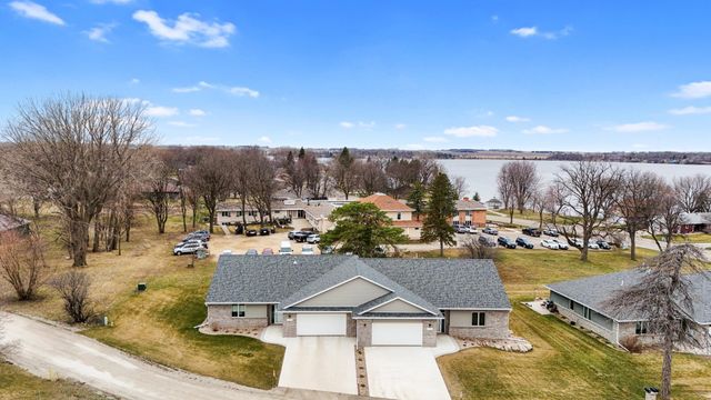 1207 S Shore Drive, Worthington, MN 56187