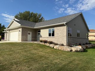 1207 S Shore Drive, Worthington, MN 56187