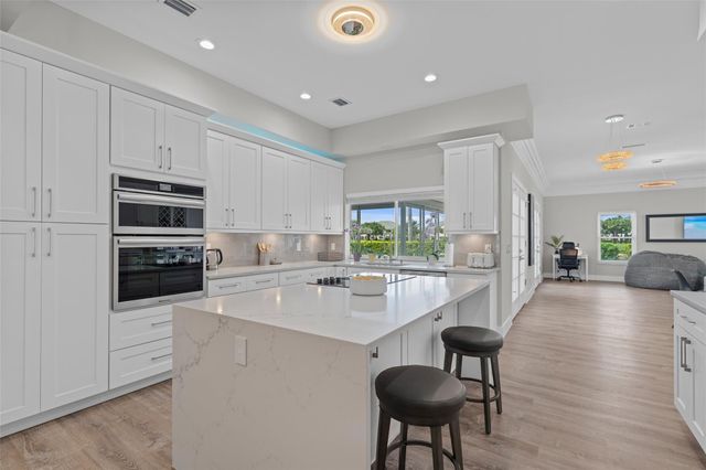 9010 Gardens Glen Circle, Palm Beach Gardens, FL 33418