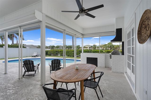 9010 Gardens Glen Circle, Palm Beach Gardens, FL 33418