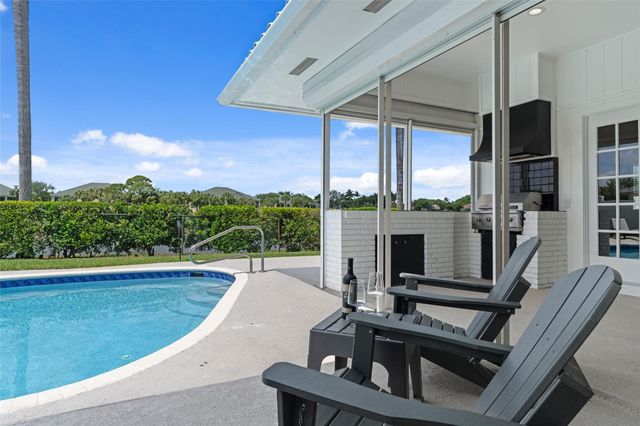 9010 Gardens Glen Circle, Palm Beach Gardens, FL 33418