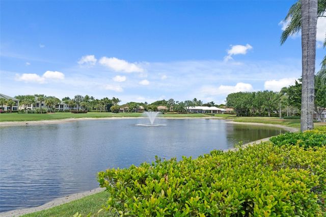 9010 Gardens Glen Circle, Palm Beach Gardens, FL 33418