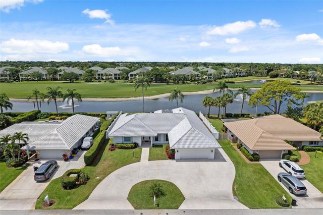 9010 Gardens Glen Circle, Palm Beach Gardens, FL 33418