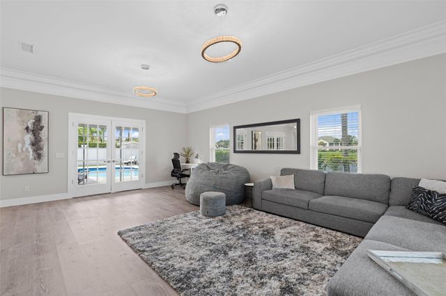 9010 Gardens Glen Circle, Palm Beach Gardens, FL 33418