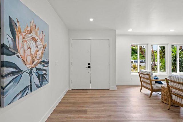 223 Cottingham Ct, Oceanside, CA 92054