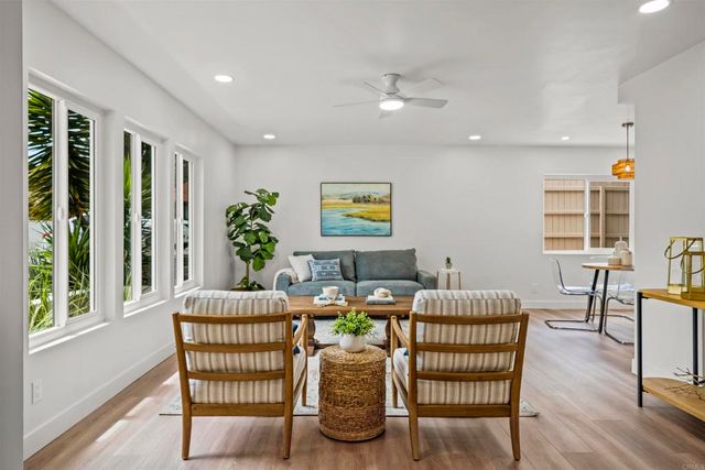 223 Cottingham Ct, Oceanside, CA 92054