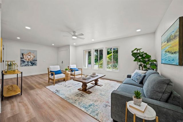 223 Cottingham Ct, Oceanside, CA 92054