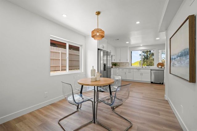 223 Cottingham Ct, Oceanside, CA 92054