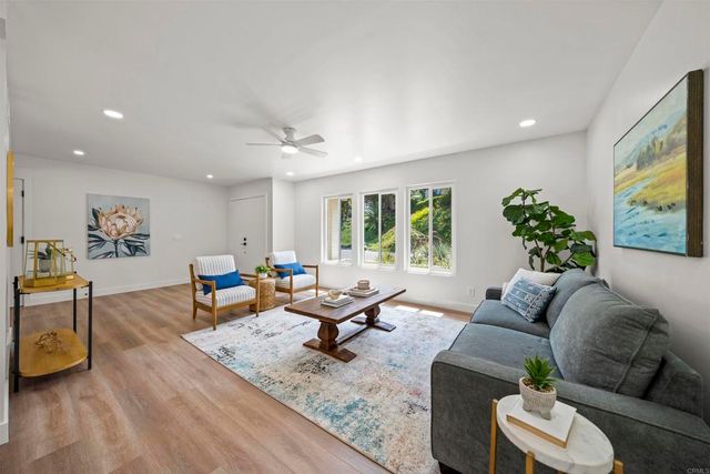 223 Cottingham Ct, Oceanside, CA 92054