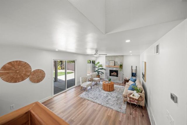 223 Cottingham Ct, Oceanside, CA 92054