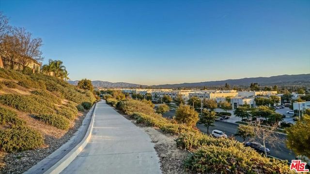 27866 Alta Vista Avenue, Valencia, CA 91355