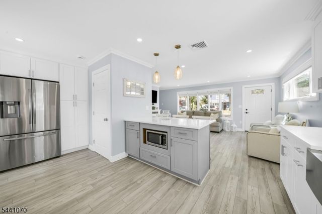 25 Parker Ave, Rochelle Park Twp., NJ 07662