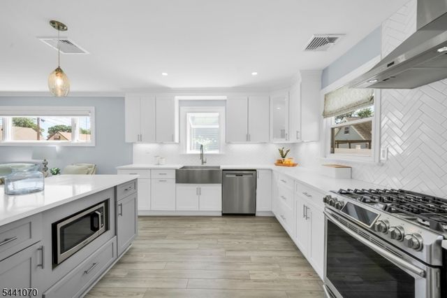 25 Parker Ave, Rochelle Park Twp., NJ 07662