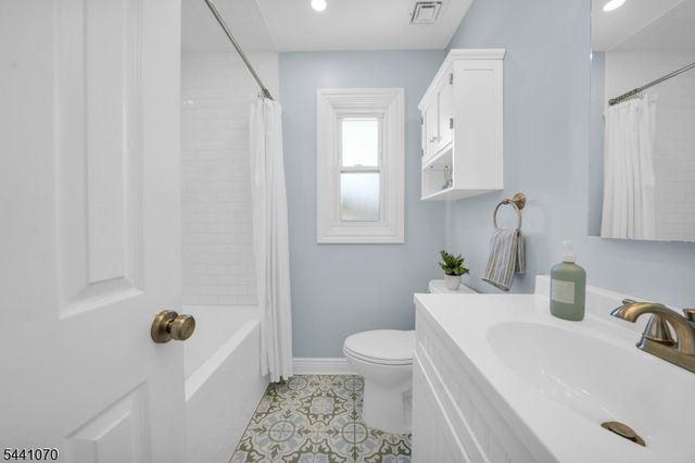 25 Parker Ave, Rochelle Park Twp., NJ 07662