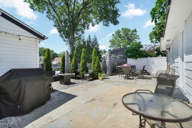 25 Parker Ave, Rochelle Park Twp., NJ 07662