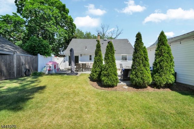 25 Parker Ave, Rochelle Park Twp., NJ 07662