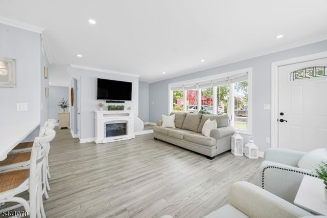 25 Parker Ave, Rochelle Park Twp., NJ 07662
