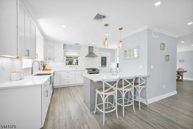 25 Parker Ave, Rochelle Park Twp., NJ 07662