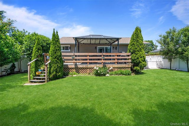 86 Claremont Avenue, West Babylon, NY 11704