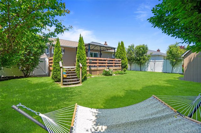 86 Claremont Avenue, West Babylon, NY 11704
