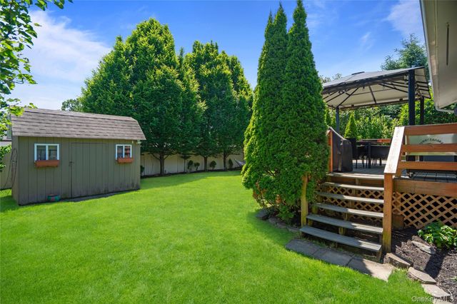 86 Claremont Avenue, West Babylon, NY 11704