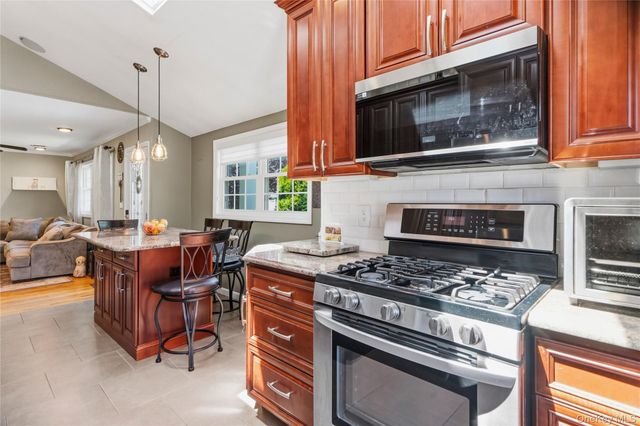 86 Claremont Avenue, West Babylon, NY 11704